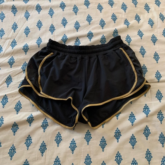 EUC Lululemon Super Squad Shorts - Picture 5 of 15